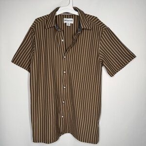 ❤️3/$30 Distortion Boys Brown Pin Striped Short Sleeve Button Up Top - Size M